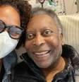 Em processo de recuperação, Pelé cantou o hino do Santos nesta quarta no Hospital Albert Einstein.  Foto: Reprodução/Instagram / Estadão