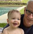 O jornalista Anderson Cooper, 54, com seu filho Wyatt Morgan, de um ano   Foto: Reprodução Instagram / @andersoncooper / Estadão