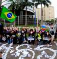 Sede da Prevent Senior em SP é alvo de protesto com fachada pintada de vermelho  Foto: Divulgação/Guilherme Gandolfi @guifrodu/Levante Popular da Juventude