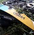 Parte do ônibus destruído após a queda  Foto: 