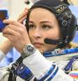Atriz russa Yulia Peresild se arruma antes de decolagem para a Estação Espacial Internacional
05/10/2021
Andrey Shelepin/GCTC/Roscosmos/Divulgação via REUTERS  Foto: Reuters