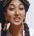Tibetana Lamu tinha centenas de milhares de seguidores no app Douyin (como o TikTok é conhecido na China)  Foto: Douyin / BBC News Brasil