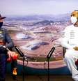 Apenas seis pontos separam Max Verstappen, líder do Mundial, de Lewis Hamilton   Foto: Andy Hone/Getty Images/Red Bull Content Pool / Grande Prêmio