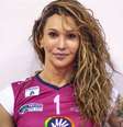 Tiffany, oposta do Osasco, é a primeira e única atleta trans do vôlei feminino profissional no Brasil.  Foto: Reprodução/Twitter / Estadão