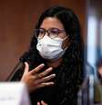 A estudante Giovanna Gomes Mendes da Silva conta sua história à CPI da Covid.  Foto: Edilson Rodrigues/Agência Senado / Estadão