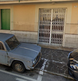 Carro estacionado por 47 anos no mesmo local é removido na Itália  Foto: Reprodução/Google Maps