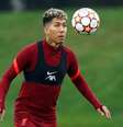 Roberto Firmino durante treinamento   Foto: Reuters