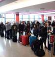 Fila de passageiros no aeroporto de Heathrow, em Londres, para embarcar rumo aos Estados Unidos
08/11/2021
REUTERS/Henry Nicholls  Foto: Reuters