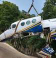 Avião foi retirado do local do acidente no domingo  Foto: Geraldo Mendes da Silva / Divulgação