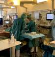 Dos 18 pacientes no centro de terapia intensiva para Covid-19 deste hospital em Leipzig, 14 não foram vacinados  Foto: BBC News Brasil
