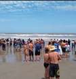 Ataque, na Praia do Boqueirão, causou pânico entre os banhistas  Foto: Reprodução/Facebook/Ilha Comprida News II