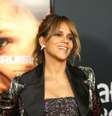 Atriz e diretora Halle Berry na pré-estreia de "Ferida" em cinema de Los Angeles
13/11/2021
REUTERS/David Swanson  Foto: Reuters
