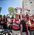 Torcedores se concentram antes da partida entre Palmeiras e Flamengo neste sábado, 27  Foto: Nayra Halm  /  