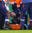 Neymar deixou o campo chorando após torção no tornozelo  Foto: Eric Gaillard / Reuters