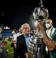Deyverson comemora o título da Libertadores  Foto: Nayra Halm/FotoArena / Estadão