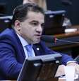 Deputado do PL investigado é flagrado com maços de dinheiro  Foto: Cleia Viana