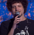 Chico Chico durante apresentação no 'Prêmio Multishow' na noite de quinta-feira, 8  Foto: Reprodução/Multishow