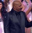 Antes de vencer o concurso, a candidata fez questão de mostrar ao público seu talento.  Foto: Reprodução/Twitter: @missuniverseof / Famosos e Celebridades
