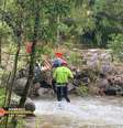 Acidente ocorreu entre as cachoeiras do Poço Azul e da Pedreira, no Rio do Braço, em Lavrinhas, no interior de SP.  Foto: Corpo de Bombeiros/Divulgação / Estadão