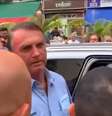 Bolsonaro deixa lotérica após fazer aposta na Mega da Virada  Foto: Reprodução