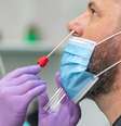 Testagem é fundamental para o diagnóstico adequado de covid-19  Foto: Getty Images / BBC News Brasil