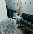 Médica bate porta e deixa menino de 3 anos sozinho sem a mãe  Foto: Reprodução / Redes Sociais