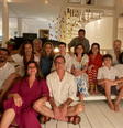 Maitê Proença e Adriana Calcanhoto entre amigos no Réveillon  Foto: Reprodução | Redes Sociais