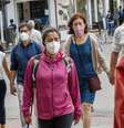 Vários países estão revisando suas regulamentações sobre o período de isolamento exigido para pessoas infectadas com covid  Foto: Getty Images / BBC News Brasil