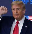 Ao defender vacinas, Donald Trump estaria em busca de reconhecimento eleitoral por ter investido para produzi-las  Foto: Getty Images / BBC News Brasil