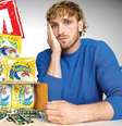 É golpe! Logan Paul perdeu US$ 3,5 milhões com cartas Pokémon falsificadas  Foto: Logan Paul/YouTube / Reprodução