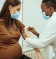A dose de reforço é indicada também para gestantes  Foto: Getty Images / BBC News Brasil