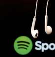 Spotify foi alvo de boicote de Neil Young e acusada de corroborar com desinformação quanto à pandemia 
18/02/2014
REUTERS/Christian Hartmann/  Foto: Reuters