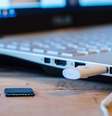 Registros de transações do maior banco do mundo foram salvos em pendrive para proteger dados após ataque hacker  Foto: Rudy Skitterians/ Pixabay / Tecnoblog