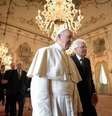 Papa Francisco e Sergio Mattarella durante encontro em 2017  Foto: ANSA / Ansa - Brasil