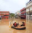 Botes foram utilizados no resgate de moradores em Franco da Rocha após chuvas  Foto: Prefeitura de Franco da Rocha/Divulgação - 30/01/2022 / Estadão