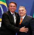 Bolsonaro e Orbán durante encontro na Hungria   Foto: Bernadett Szabo / Reuters