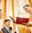 Padre Alan Rodrigues celebrou o casamento de Sara Walsh e Bernardo Albuquerque, que morreram na tragédia em Petrópolis  Foto: Arquivo pessoal/Jornal O Globo
