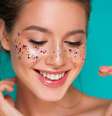 Os cuidados com a pele devem anteceder a maquiagem de Carnaval para um bom resultado  Foto: Shutterstock / Alto Astral