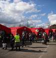 Centro humanitário em Lviv, perto da fronteira com a Polônia  Foto: EPA / Ansa - Brasil