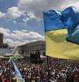 Manifestação de ucranianos na Praça da Independência em Kiev em junho de 2014  Foto: Anatolii Stepanov/Anadolu Agency/Getty Images / BBC News Brasil