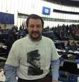 Salvini com camiseta de Putin no Parlamento Europeu  Foto: Reprodução/Facebook / Ansa - Brasil