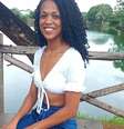 Camila Pinheiro da Costa estava curtindo o Carnaval na cidade baiana quando pisou em um fio de alta tensão   Foto: Instagram