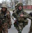 Soldados ucranianos en Kiev.  Foto: Getty Images / BBC News Brasil