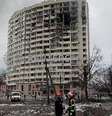Prédio residencial destruído em Chernihiv, no norte da Ucrânia
 (Ukrainian State Emergency Service/EYEPRESS)  Foto: Reuters
