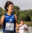Sabrina dispensa o discurso de superação e garante que consegue fazer tudo, tanto em casa quanto no esporte  Foto: Divulgação