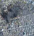 Imagem de satélite mostra incêndios após ataques russos em área residencial do leste de Mariupol, na Ucrânia  Foto: Maxar / BBC News Brasil
