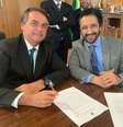 Jair Bolsonaro e Ricardo Nunes assinaram acordo nesta quinta-feira, 17  Foto: Prefeitura de São Paulo/Divulgação - 17/03/2022 / Estadão