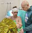 Olga, de 27 anos, conseguiu proteger seu bebê de um ataque em Kiev  Foto: Reuters