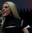 Cantora Pabllo Vittar entoou gritos de "Fora Bolsonaro" no show que fez no festival  Foto: DW / Deutsche Welle