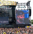 Banda Fresno exibe em telão o pedido de "Fora, Bolsonaro" durante Lollapalooza  Foto: Reprodução | Twitter